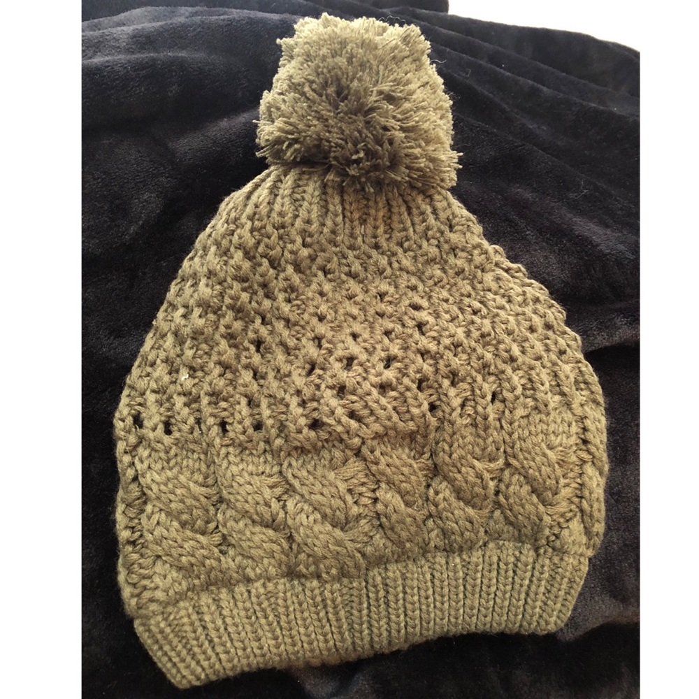 Chunky knit POM POM beanie